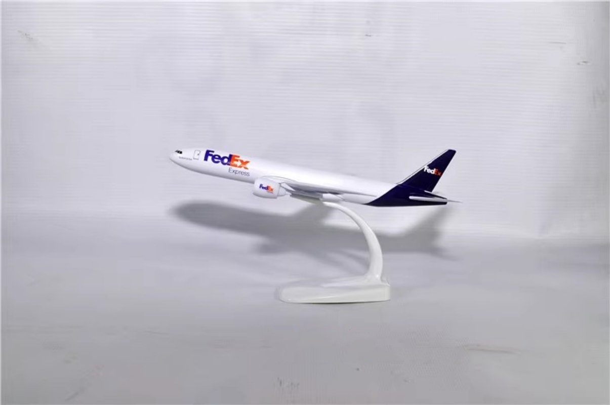 Samolot w skali 20 cm 	 Model  – Model Airplane Plastic recenzja i cena