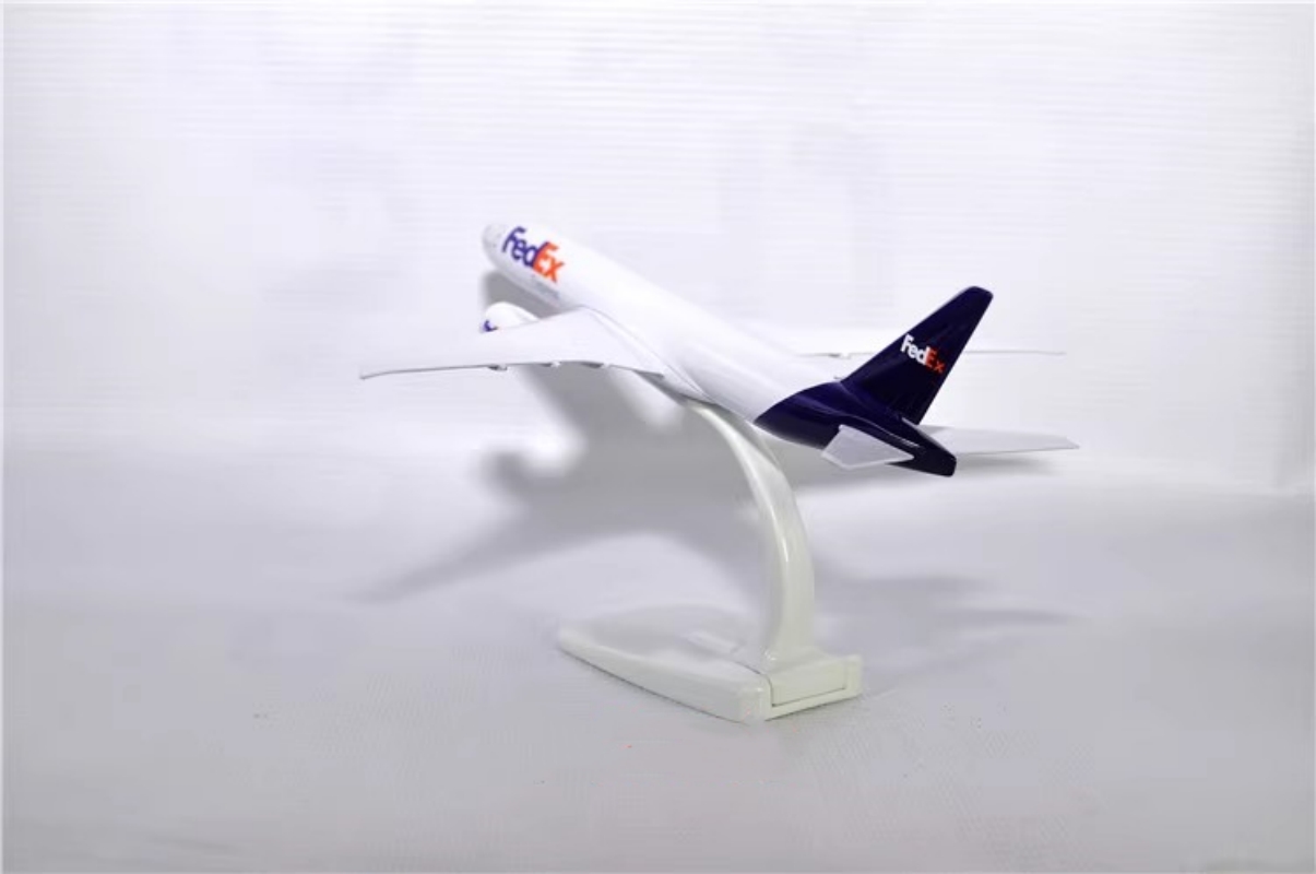 Samolot w skali 20 cm 	 Model  – Model Airplane Plastic recenzja i cena